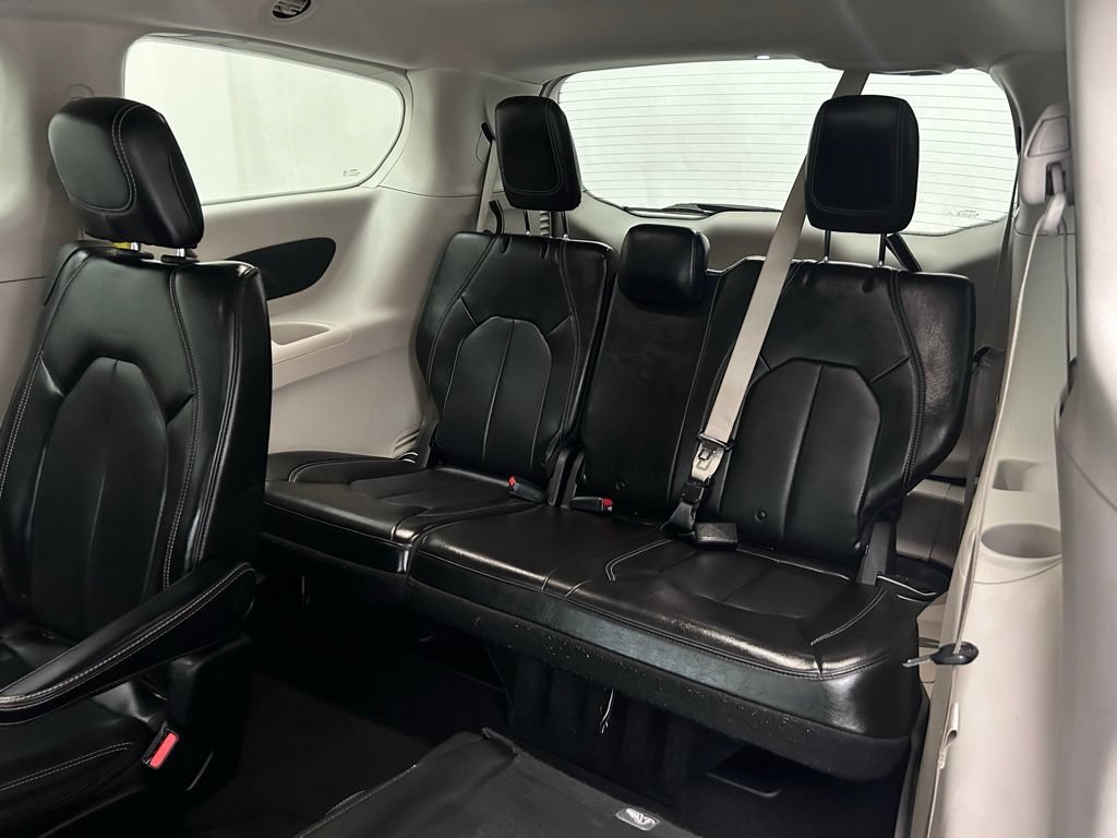 Certified 2021 Chrysler Voyager Lxi FWD image 14