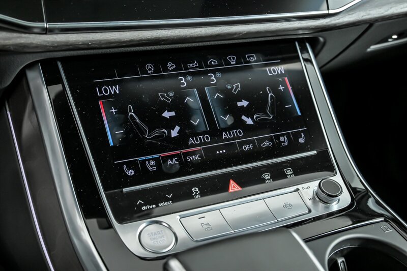 Used 2020 Audi Q8 Prestige AWD/4WD image 30