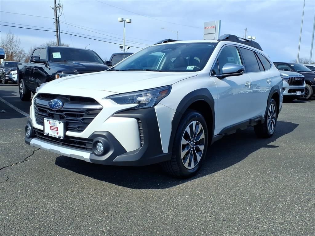 Used 2023 Subaru Outback Touring XT image 3