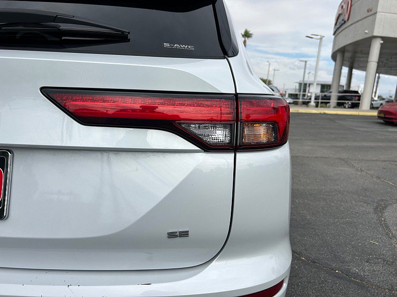 Used 2024 Mitsubishi Outlander AWD image 15