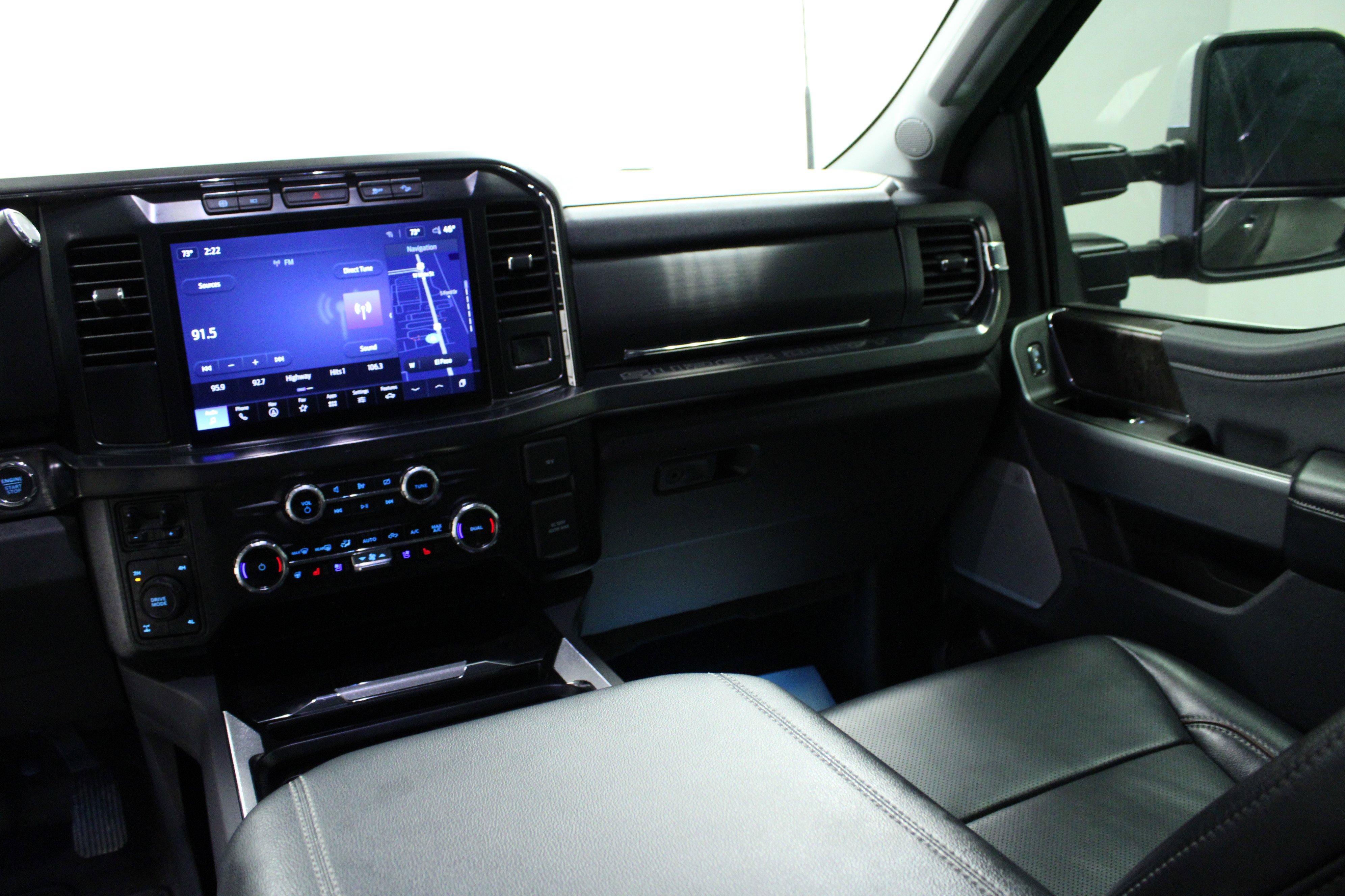 Used 2024 Ford F250 Lariat w/ Chrome Package image 19