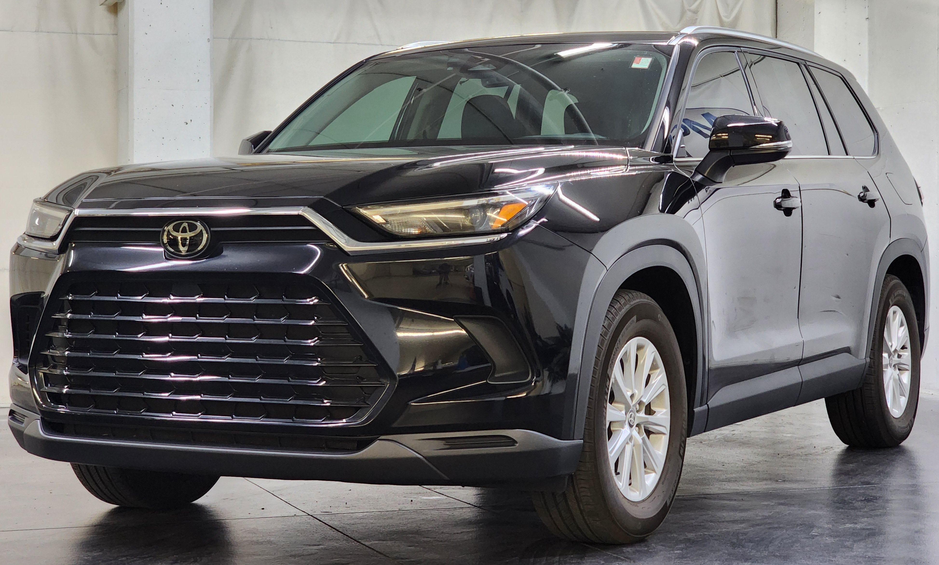 Used 2024 Toyota Grand Highlander AWD image 12