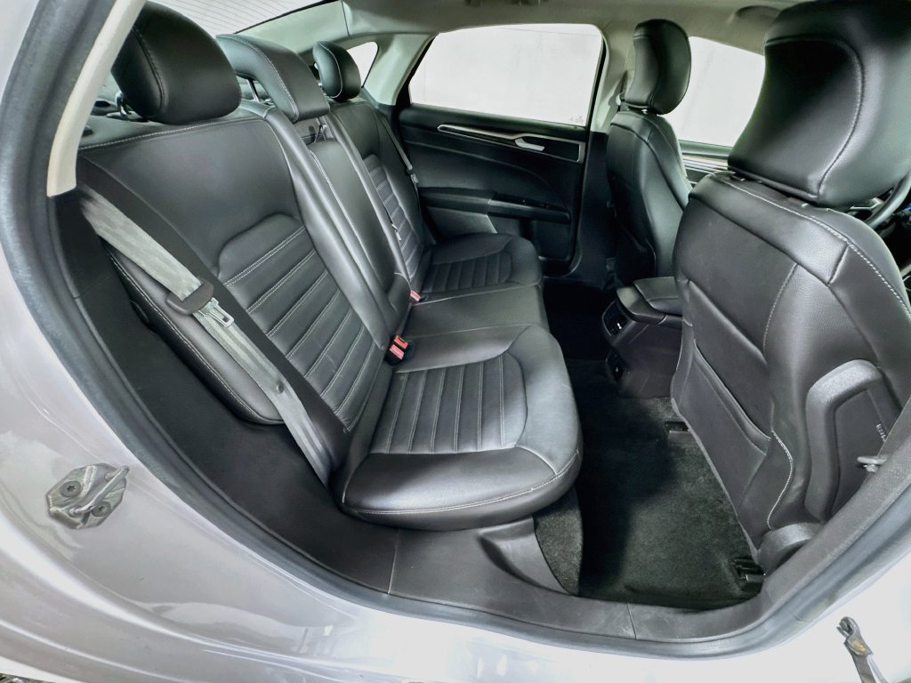 Used 2016 Ford Fusion SE w/ Equipment Group 202A AWD/4WD image 33