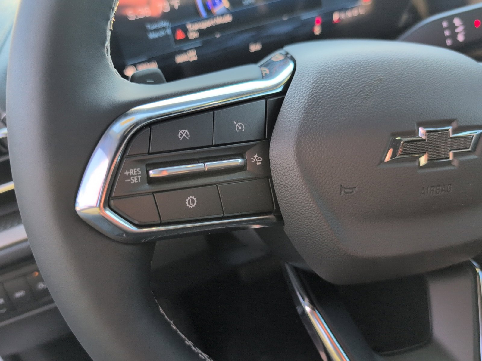 New 2026 Chevrolet Traverse LT w/ Midnight/Sport Edition AWD/4WD image 19