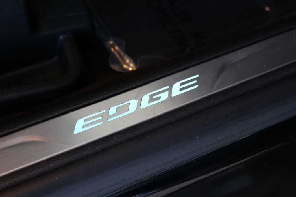 Used 2017 Ford Edge Titanium image 36