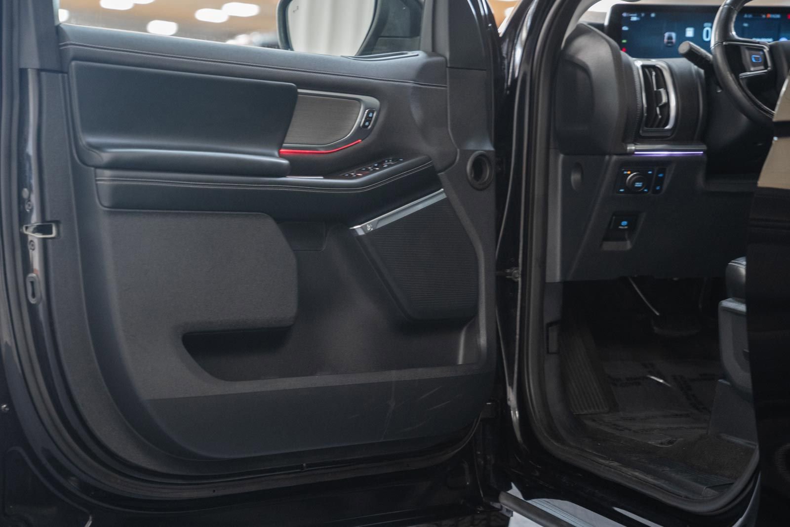 Used 2025 Ford Expedition Max Platinum image 51