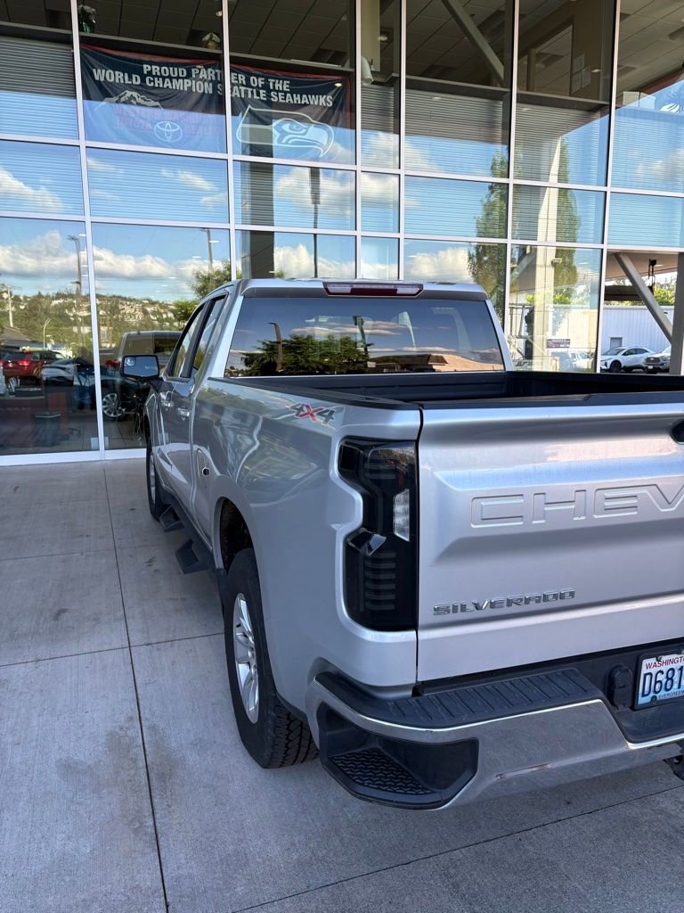 Used 2021 Chevrolet Silverado 1500 LT w/ Bed Protection Package AWD/4WD image 3