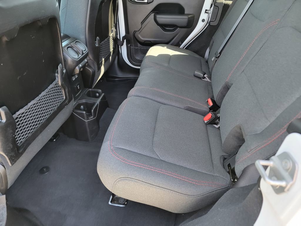 Used 2025 Jeep Wrangler Unlimited Rubicon w/ Convenience Group AWD/4WD image 12