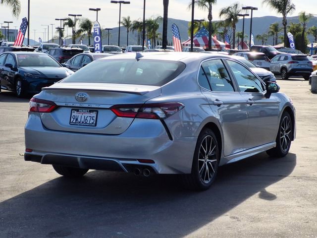Used 2023 Toyota Camry SE image 5