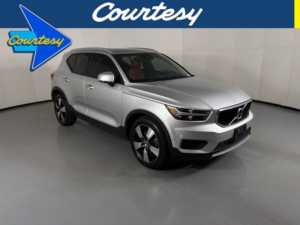 Used 2019 Volvo XC40 T5 Momentum