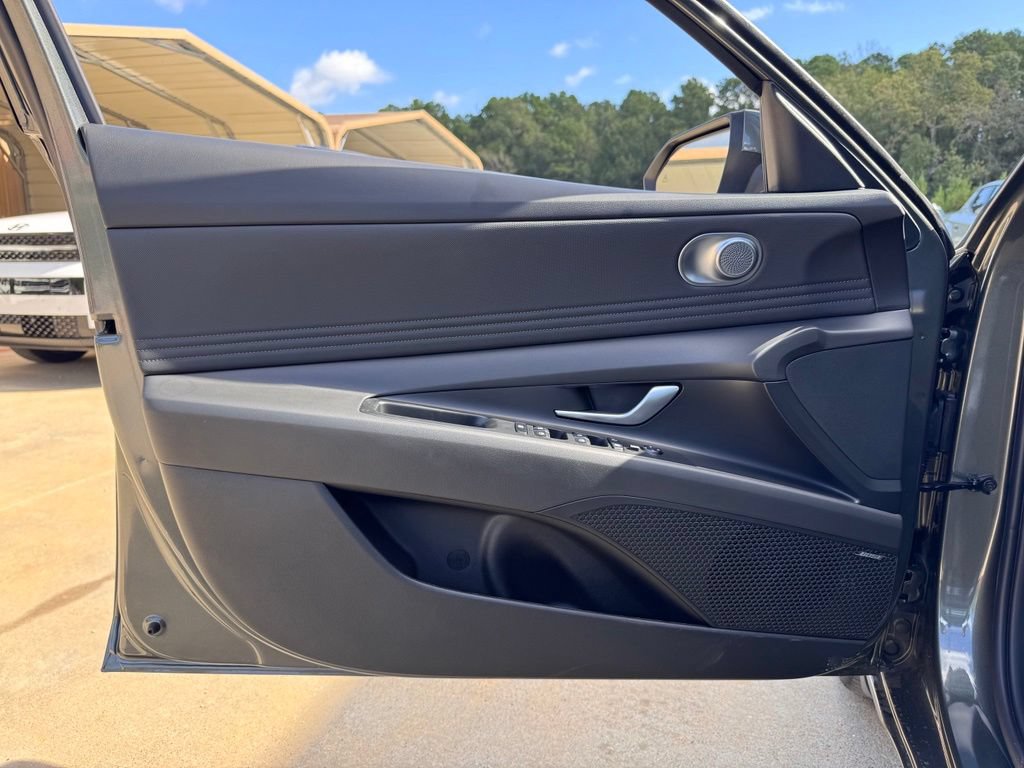 New 2026 Hyundai Elantra Limited FWD image 23