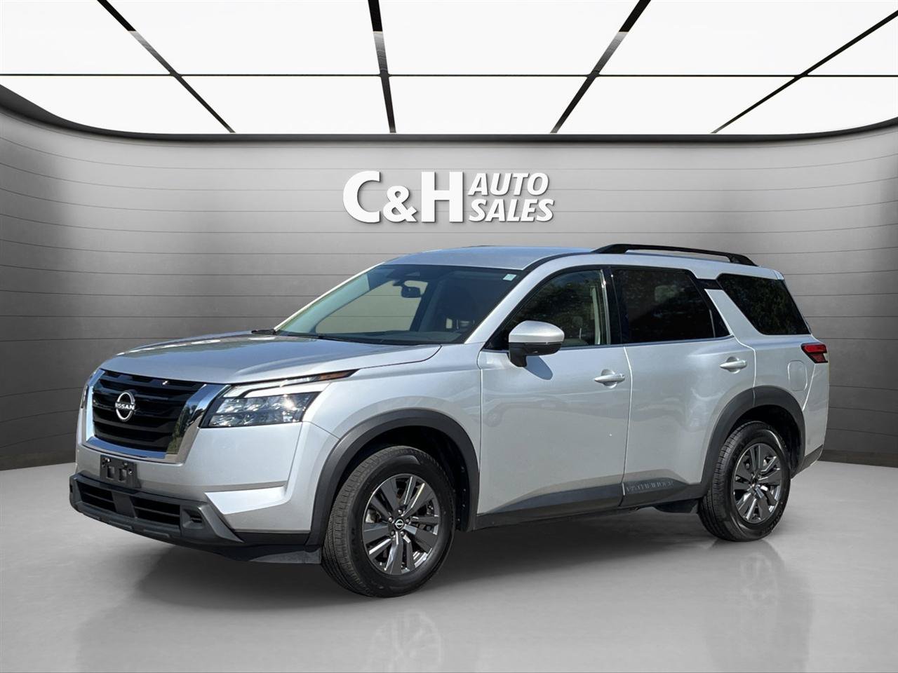 Used 2024 Nissan Pathfinder SV