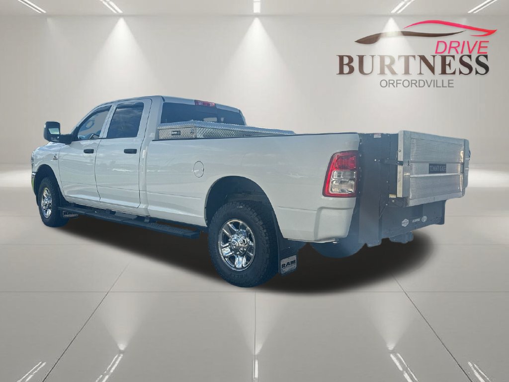 Used 2024 RAM 2500 Tradesman w/ Chrome Appearance Group AWD/4WD image 6