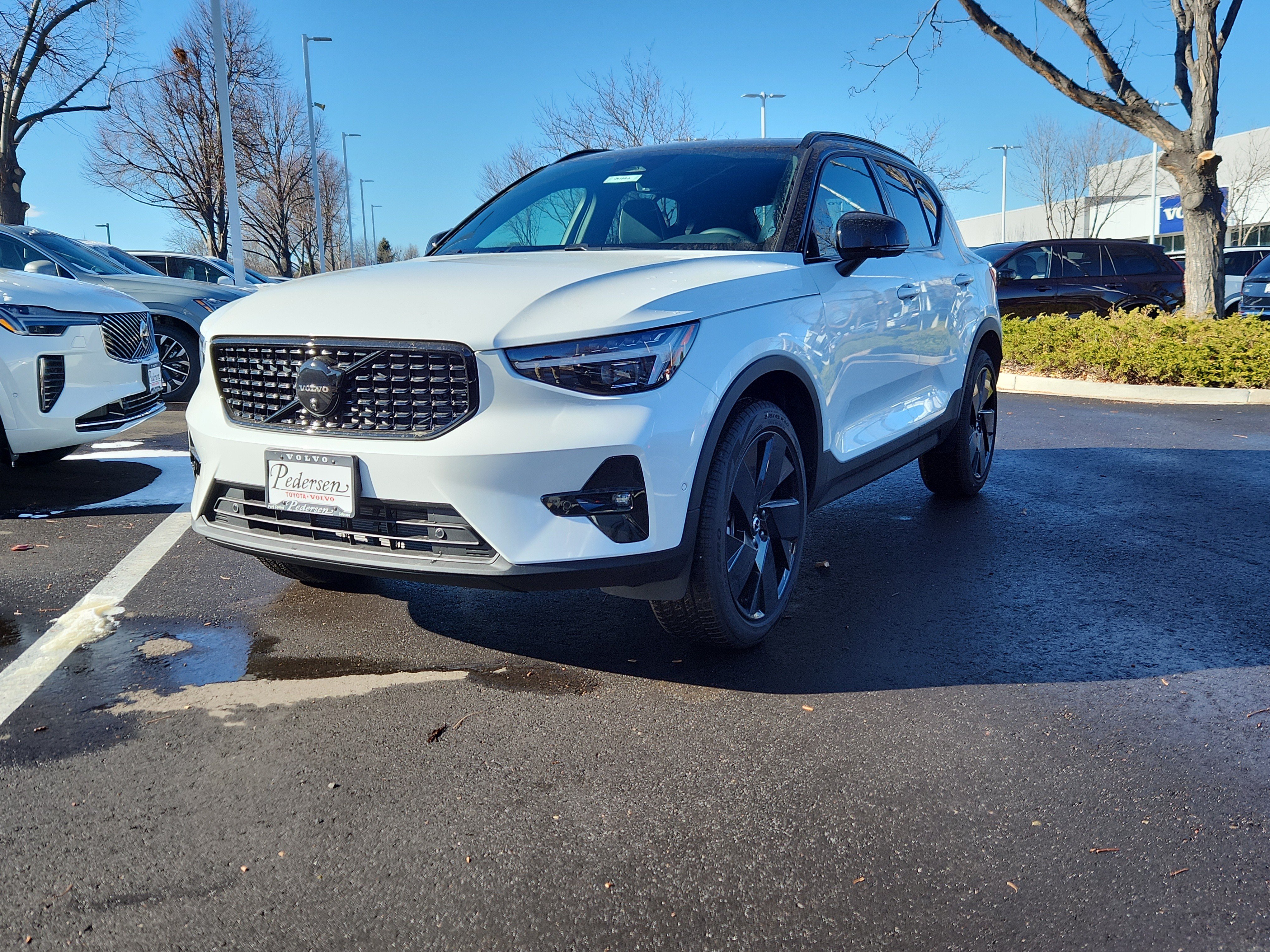 New 2026 Volvo XC40 B5 Ultra w/ Climate Package AWD/4WD image 2