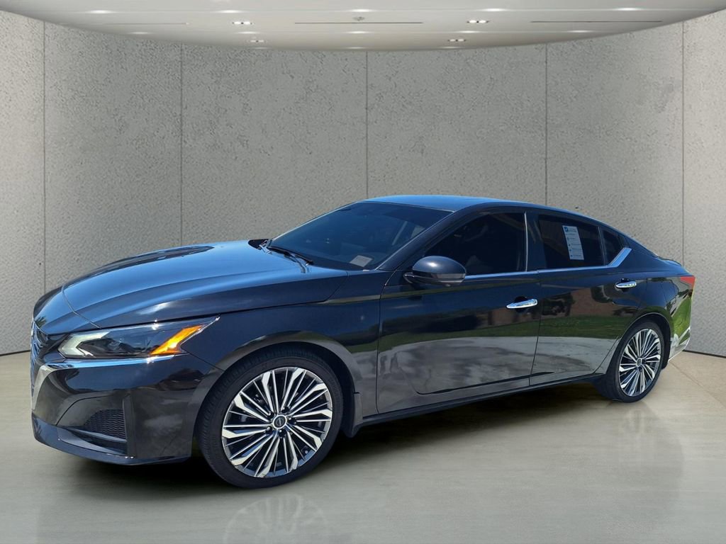 Used 2025 Nissan Altima 2.5 SL FWD image 9