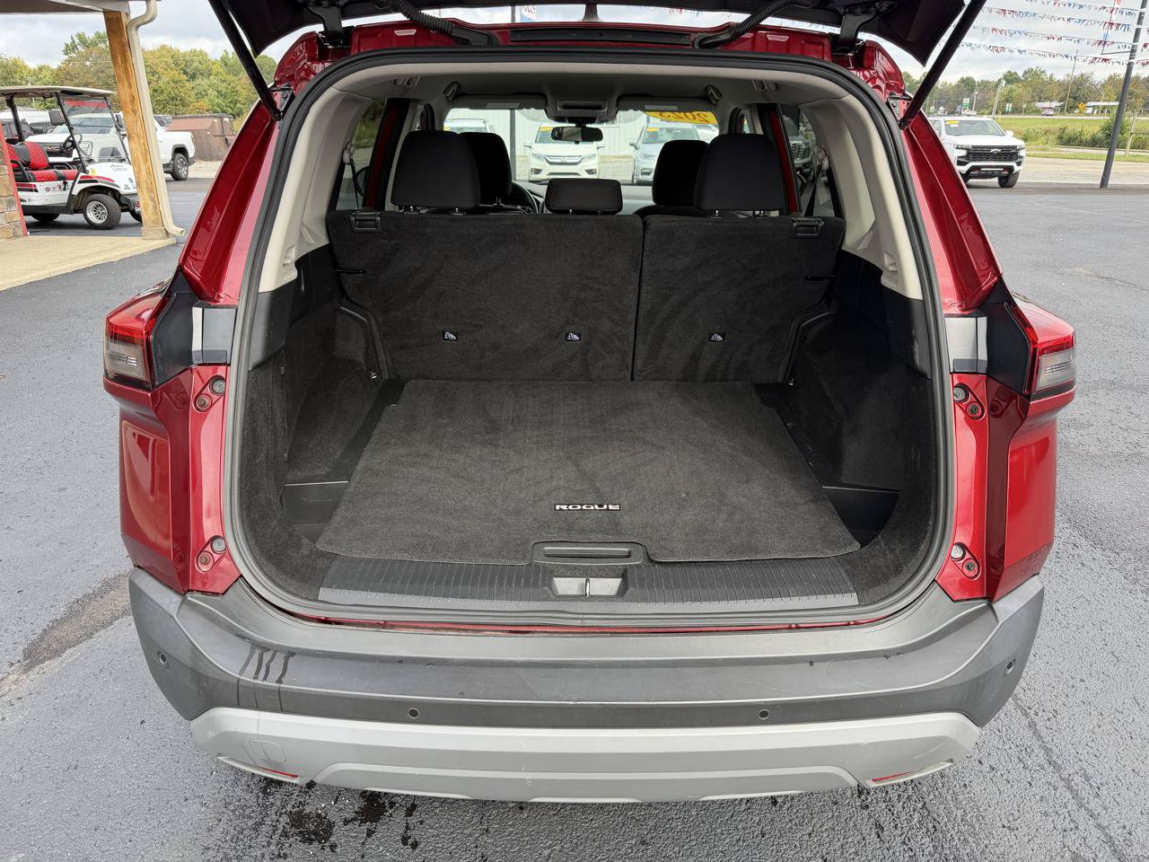 Used 2023 Nissan Rogue S AWD/4WD image 6