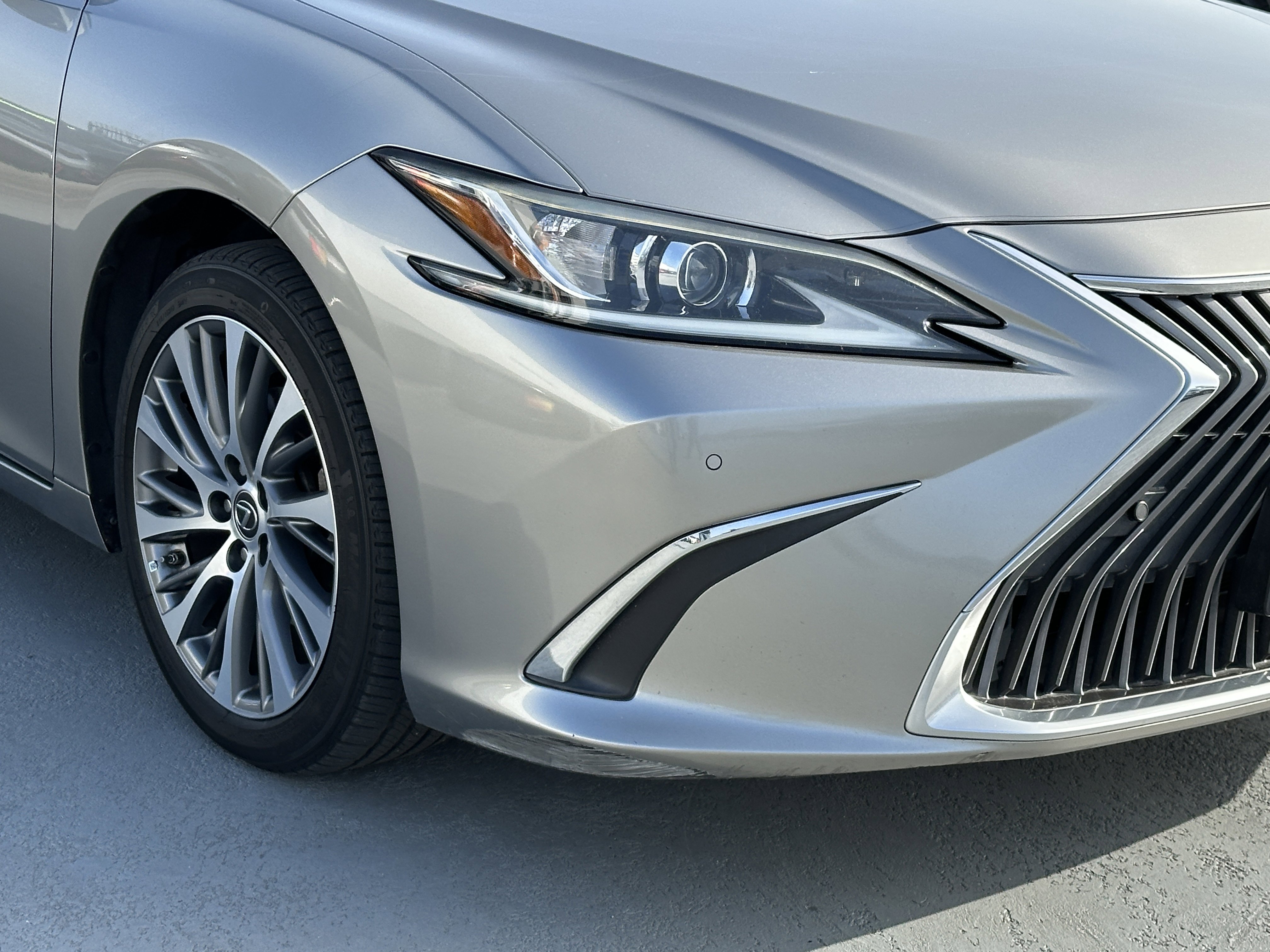 Used 2020 Lexus ES 350 w/ Premium Package image 11