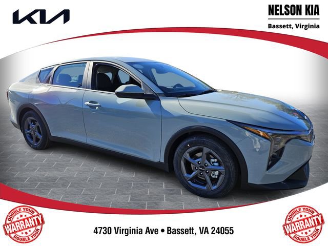 New 2025 Kia K4 LXS image 1