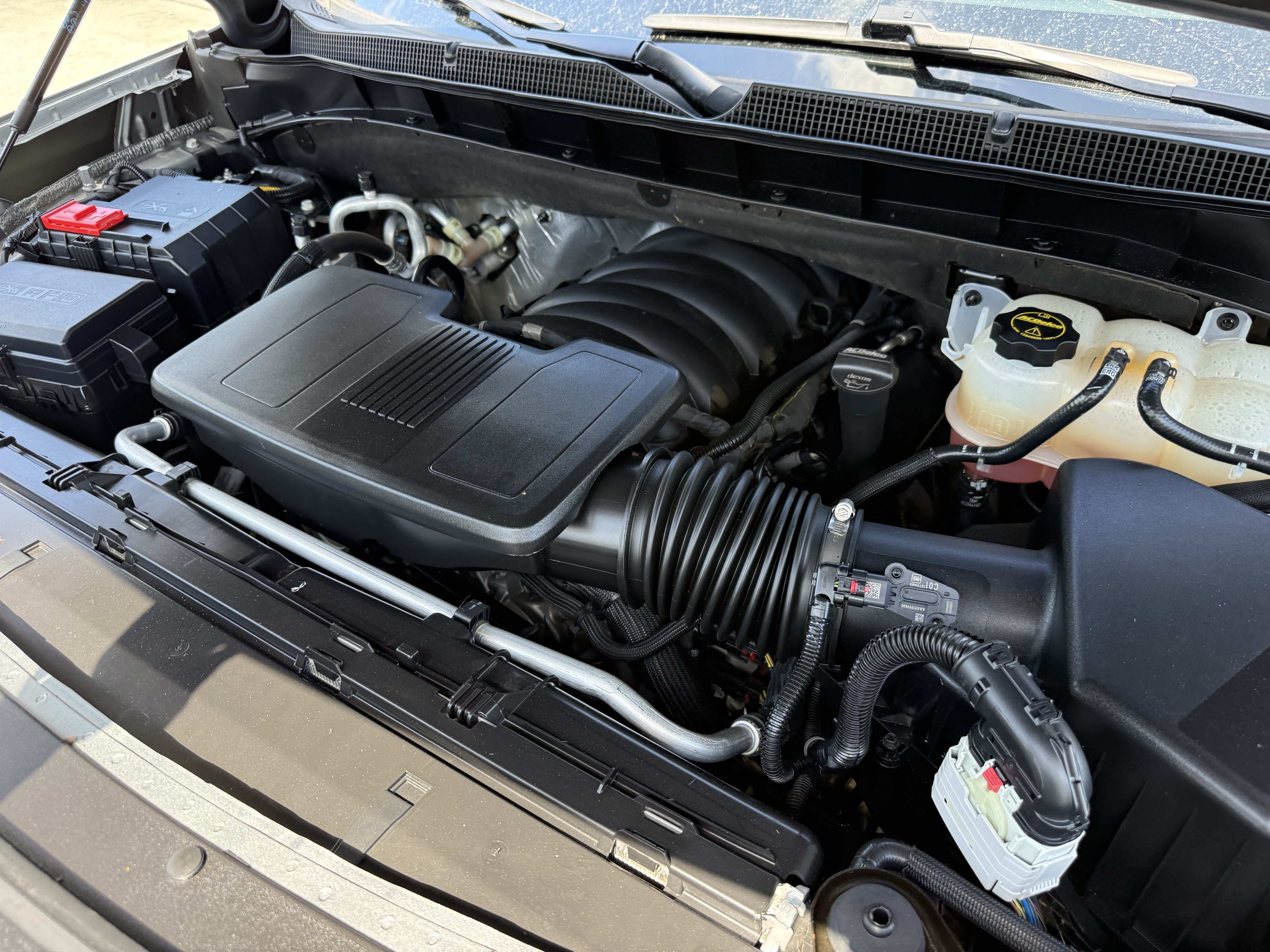 Used 2025 Chevrolet Suburban Z71 AWD/4WD image 34