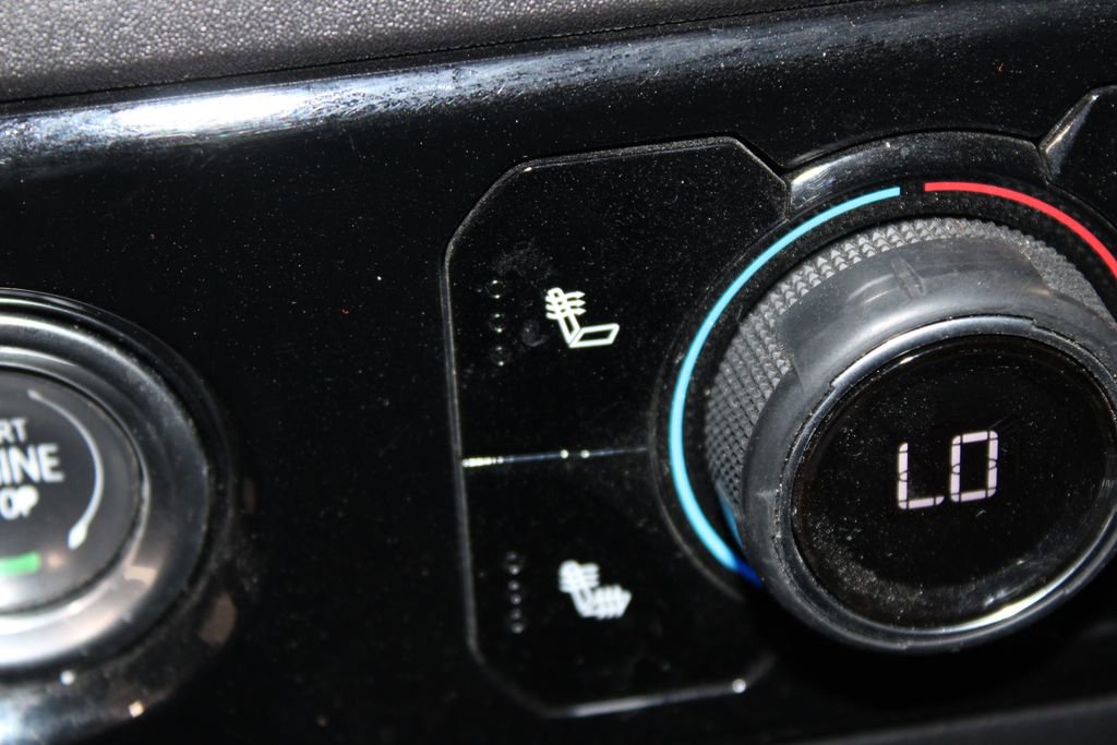 Used 2024 Chevrolet Silverado 1500 LT image 29