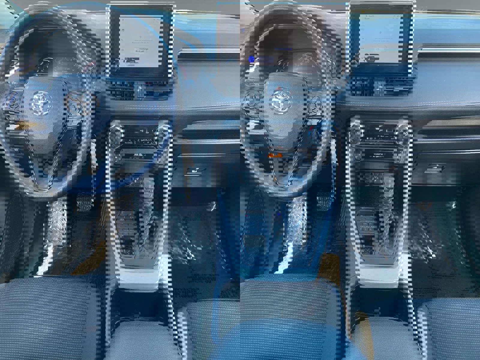 Used 2024 Toyota RAV4 LE image 11