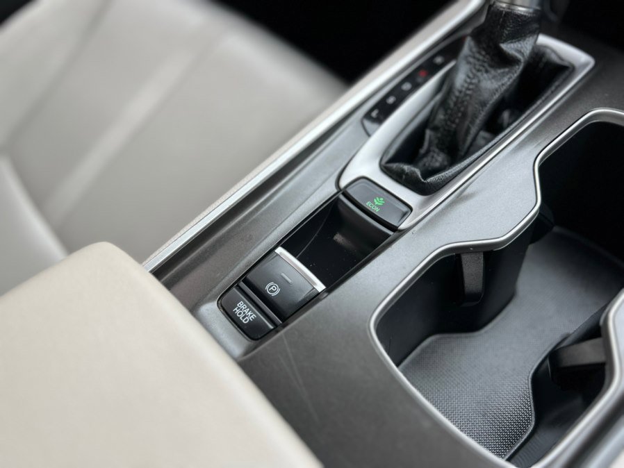 Used 2019 Honda Accord EX image 16