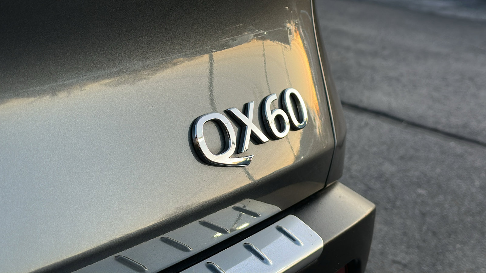 Certified 2022 INFINITI QX60 Luxe w/ Cargo Package image 9