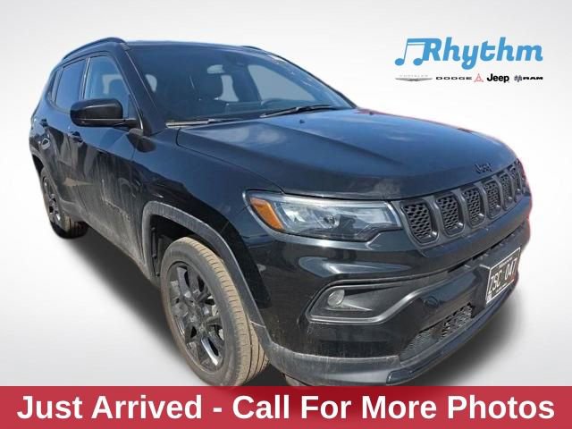 Used 2023 Jeep Compass Altitude
