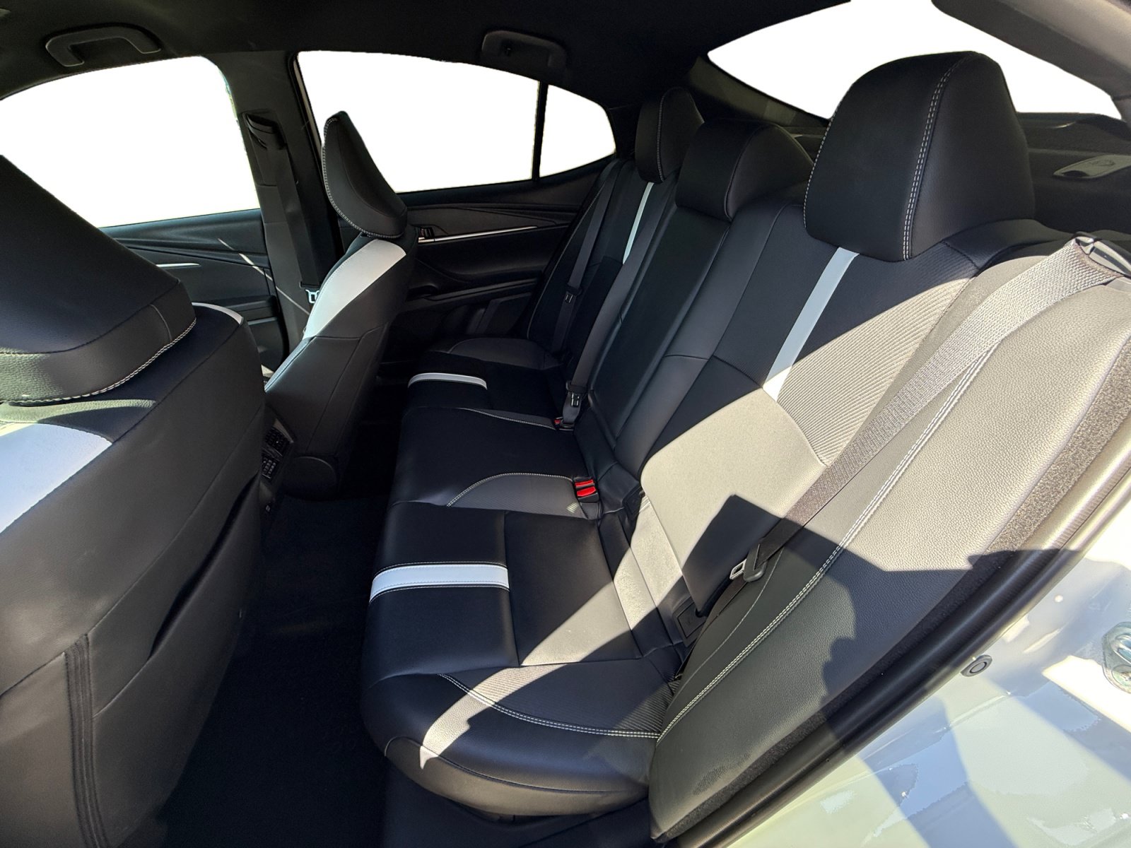 Used 2026 Toyota Camry SE FWD image 16