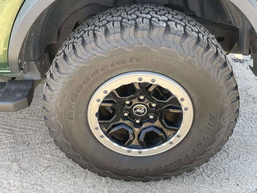 Used 2023 Ford Bronco Outer Banks image 9