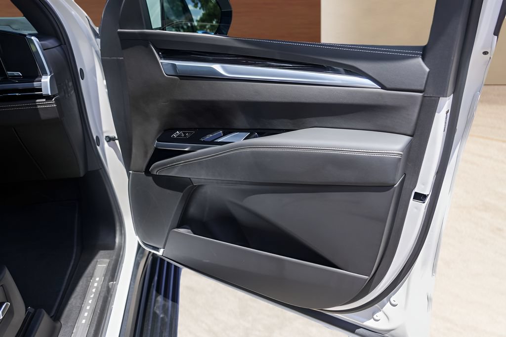 Certified 2025 Cadillac Escalade Sport w/ Touring Package AWD/4WD image 29