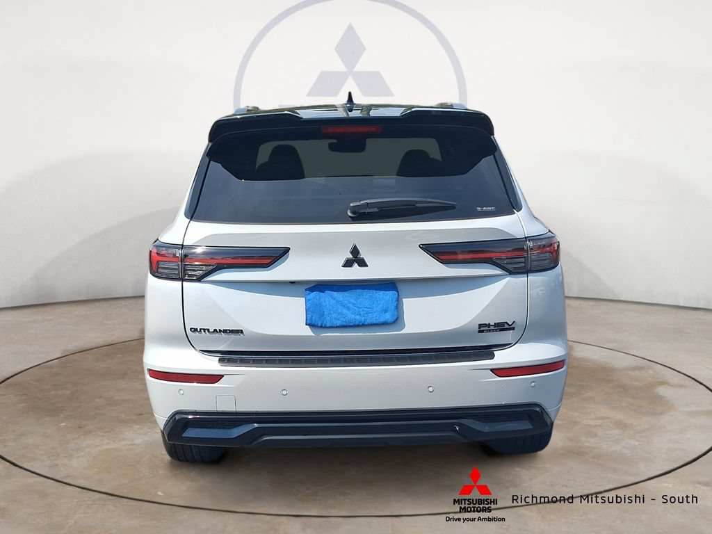 New 2026 Mitsubishi Outlander 4WD Plug-In Hybrid image 4