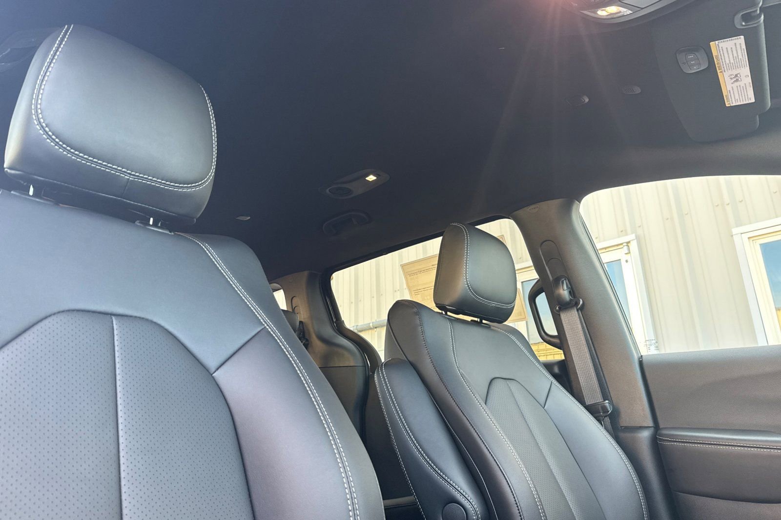 New 2026 Chrysler Pacifica Select image 15