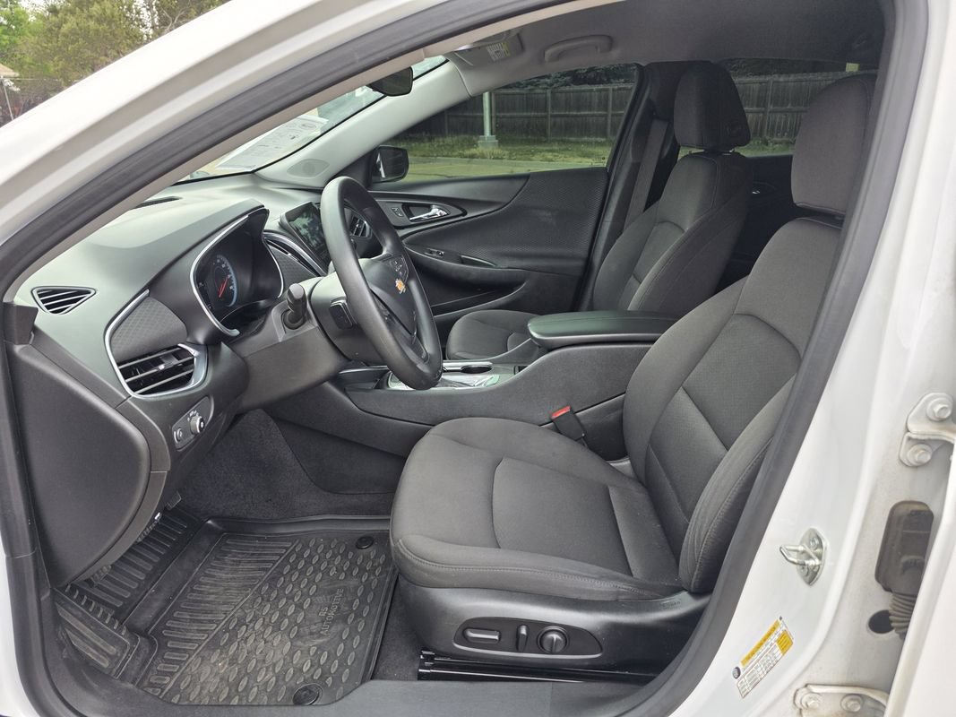 Used 2020 Chevrolet Malibu LT FWD image 15