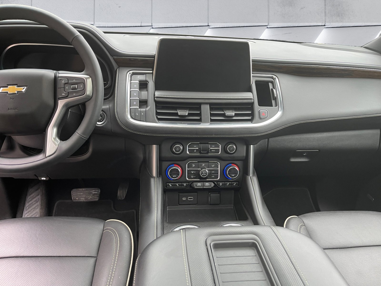 Used 2023 Chevrolet Tahoe Premier w/ LPO, Illumination Package AWD/4WD image 11