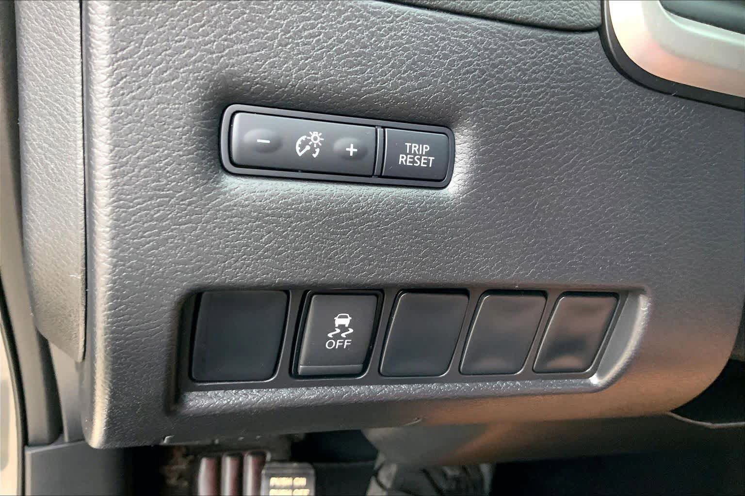 Used 2018 Nissan Murano S FWD image 31
