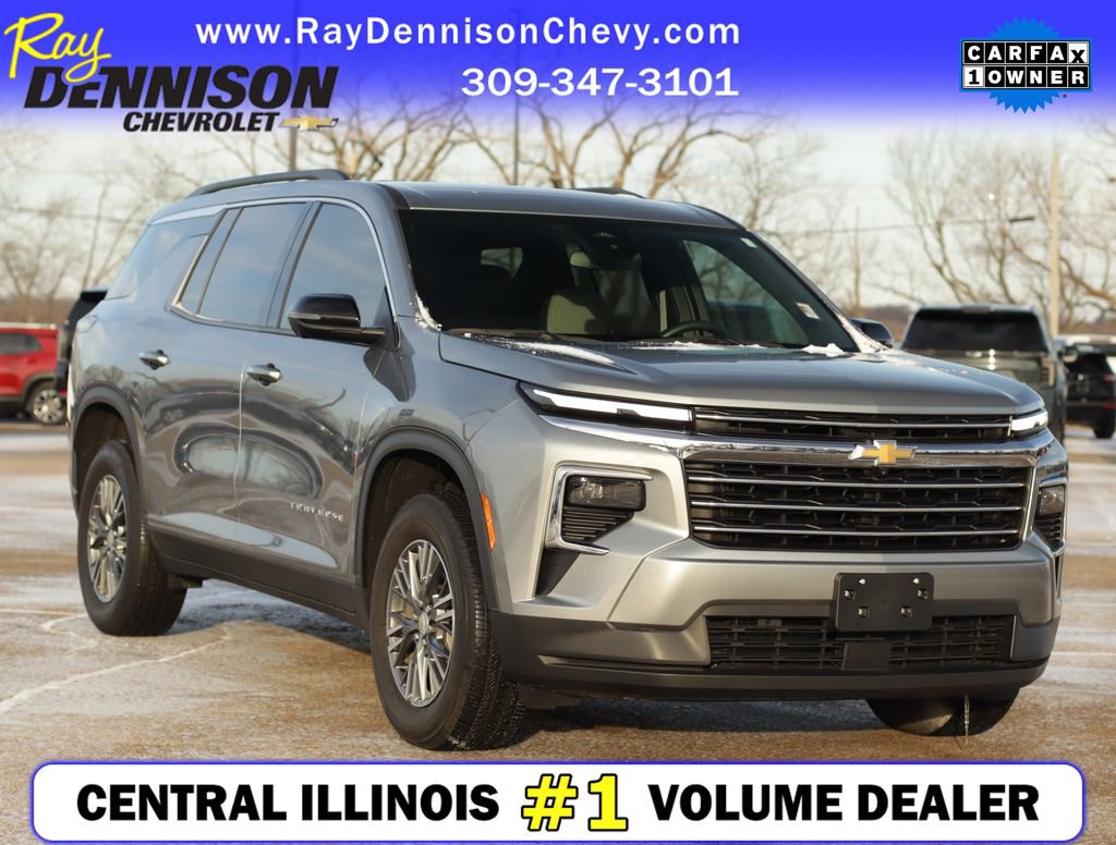 Used 2024 Chevrolet Traverse LT w/ Trailering Package image 1