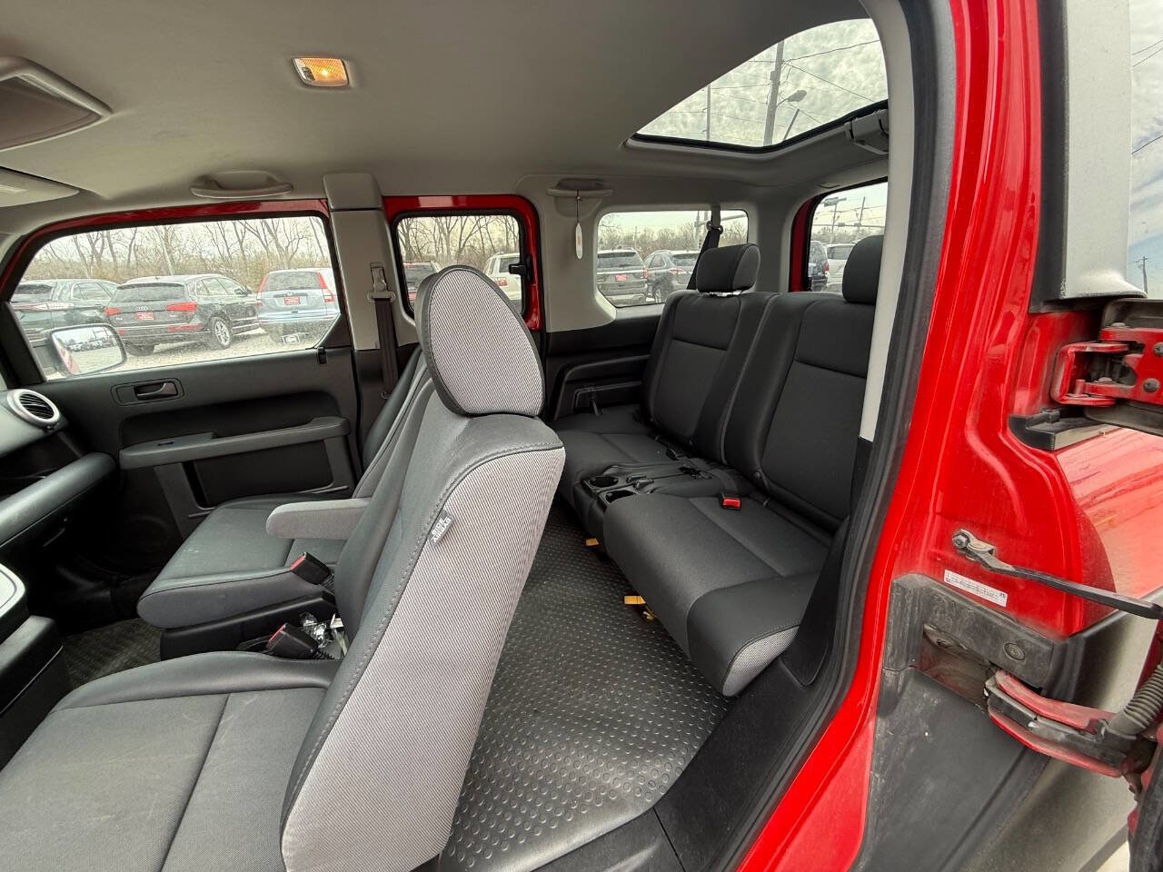 Used 2005 Honda Element EX image 19