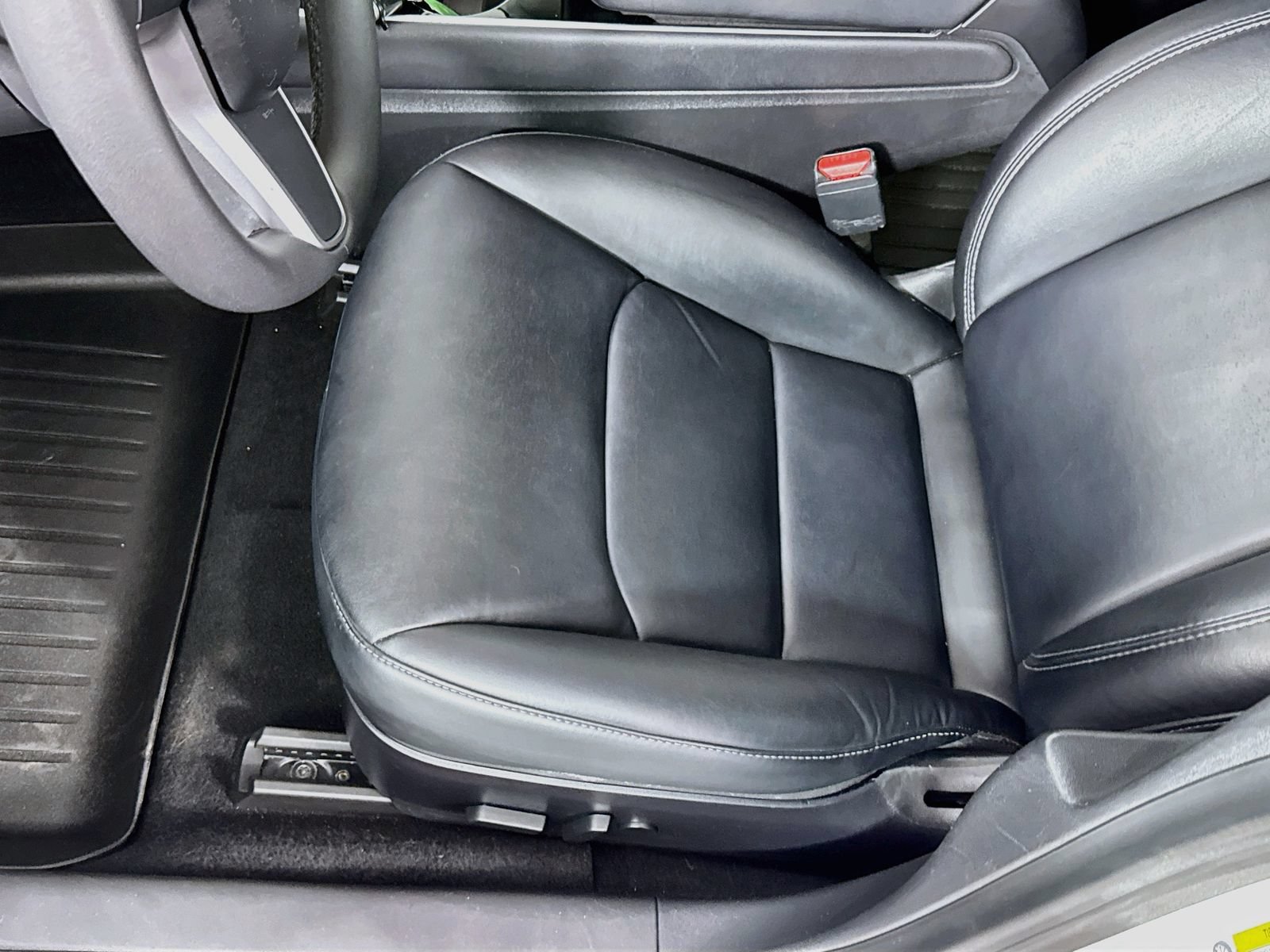 Used 2020 Tesla Model 3 Standard Range RWD image 18