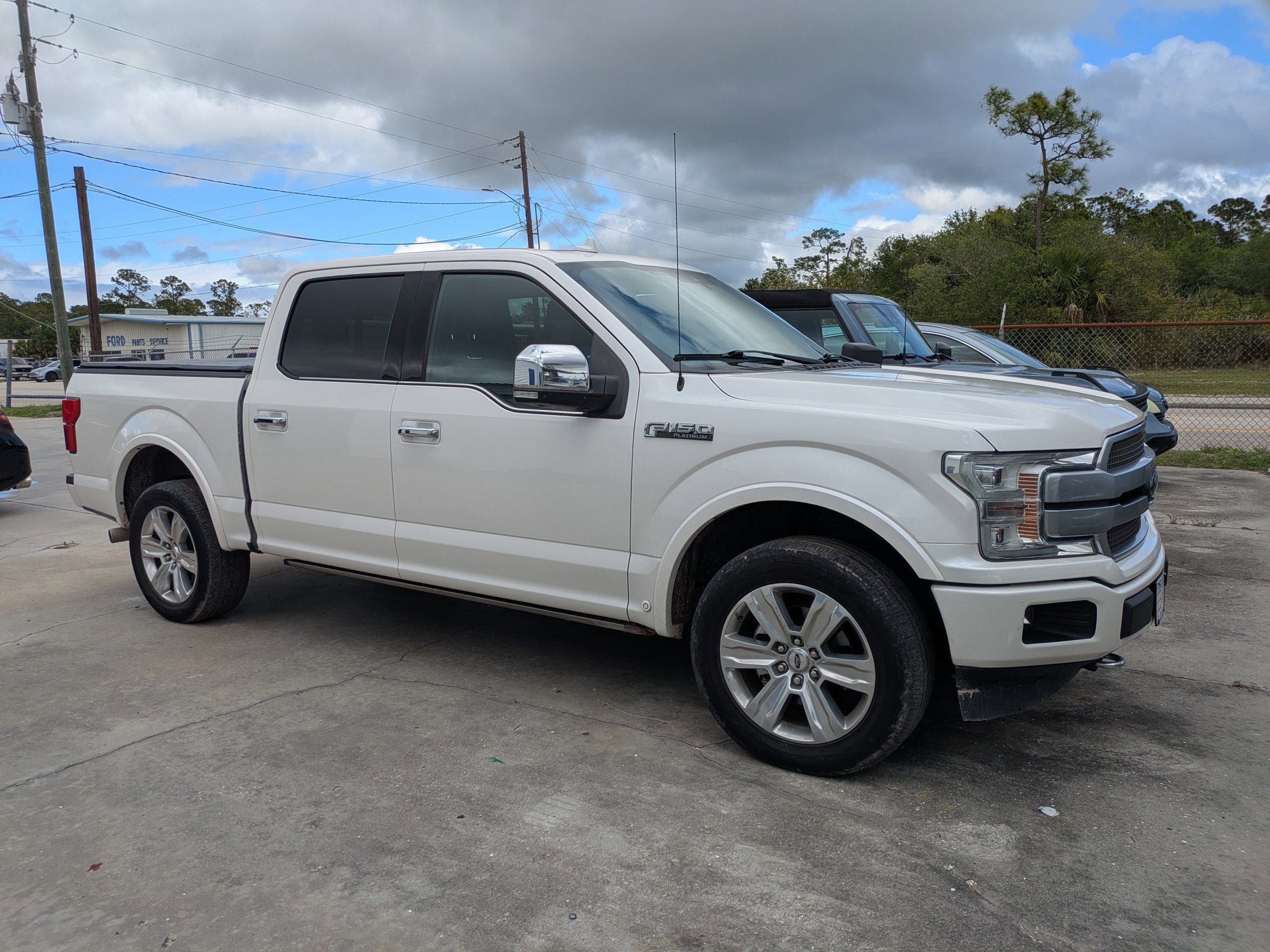 Used 2019 Ford F150 Platinum w/ Equipment Group 701A Luxury image 2