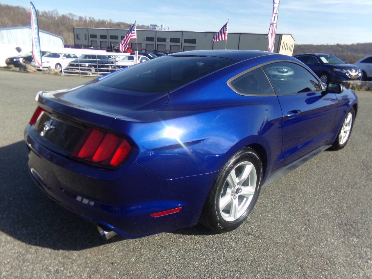 Used 2015 Ford Mustang Coupe RWD image 7