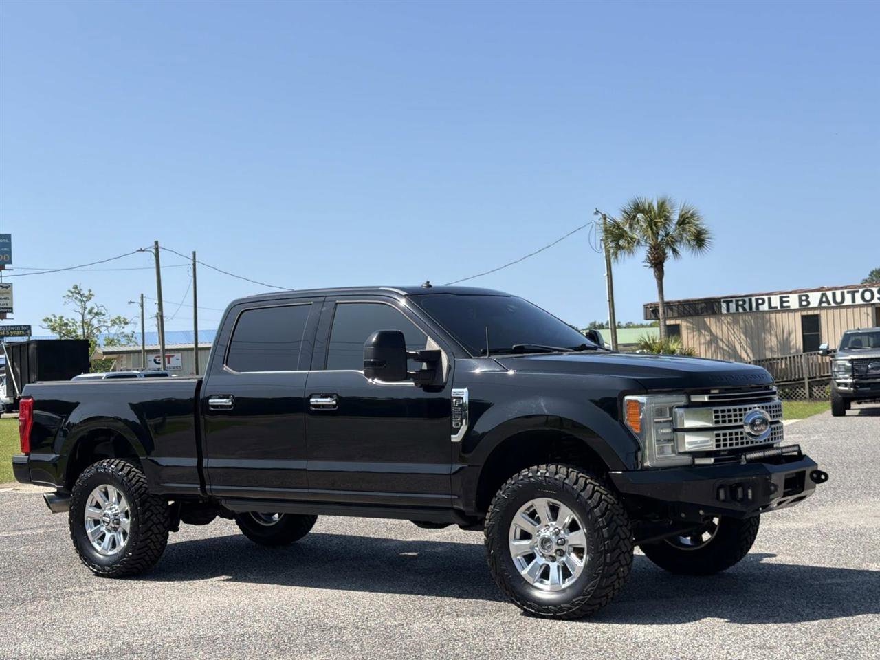 Used 2017 Ford F250 Platinum w/ Platinum Ultimate Package AWD/4WD image 8