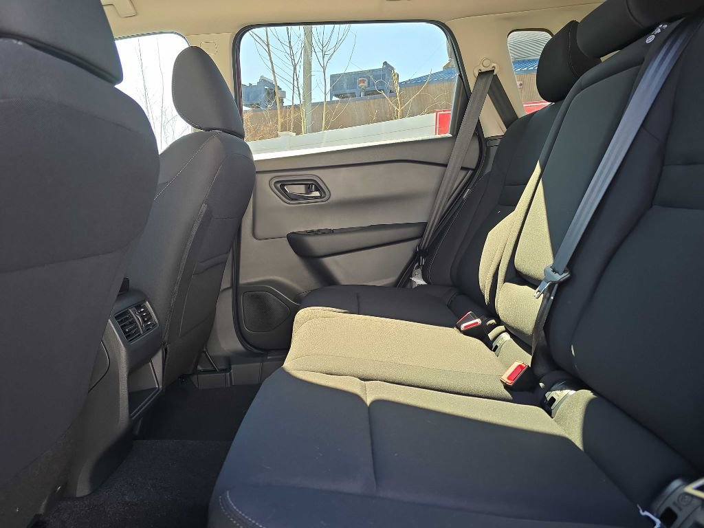 Used 2026 Nissan Rogue S image 15
