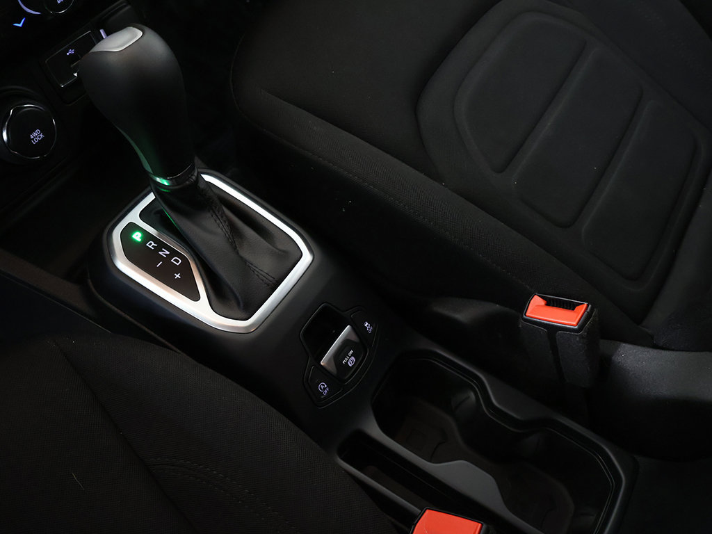 Used 2019 Jeep Renegade Latitude AWD/4WD image 45