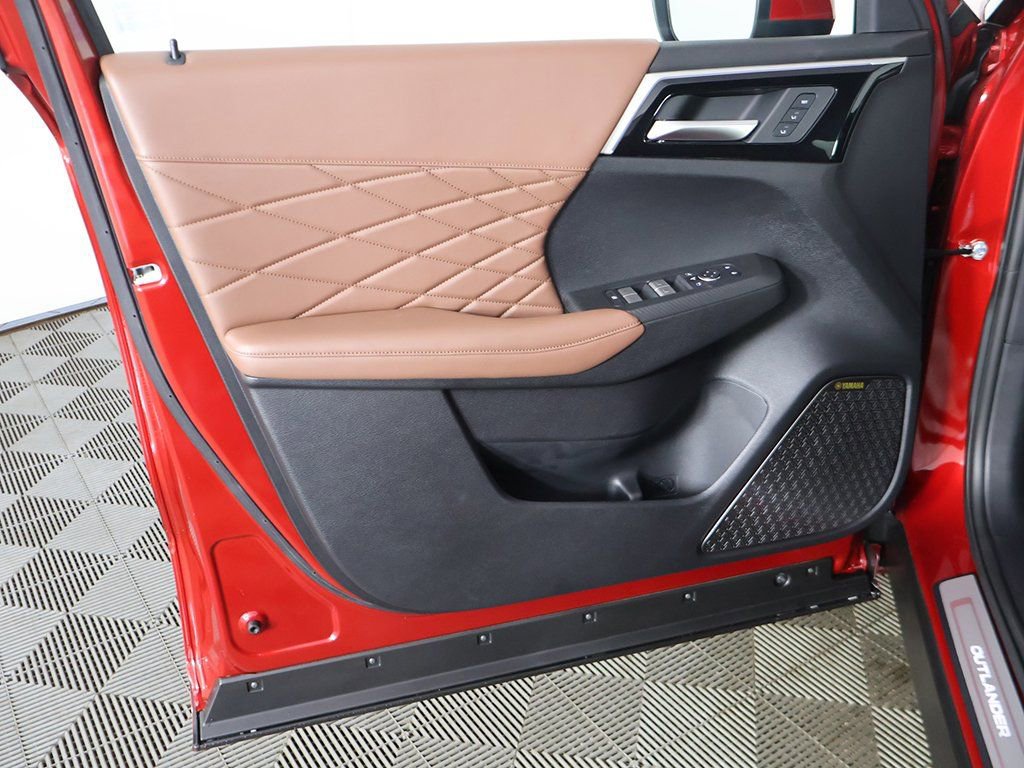 New 2025 Mitsubishi Outlander SEL image 27