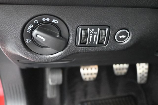 Used 2016 Dodge Challenger SRT Hellcat RWD image 21