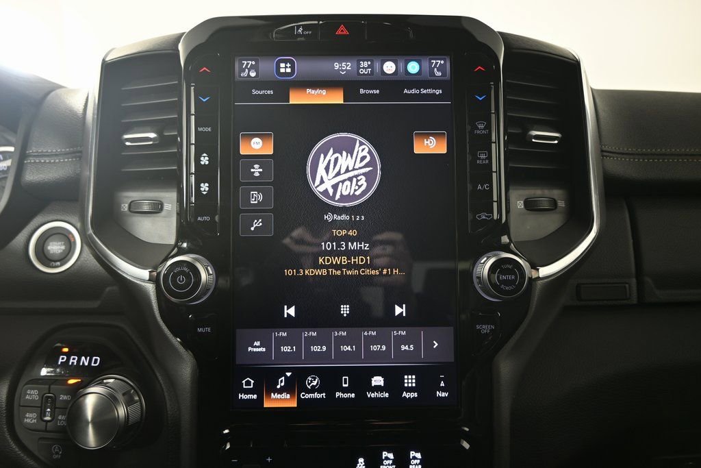 Used 2025 RAM 1500 Laramie image 27