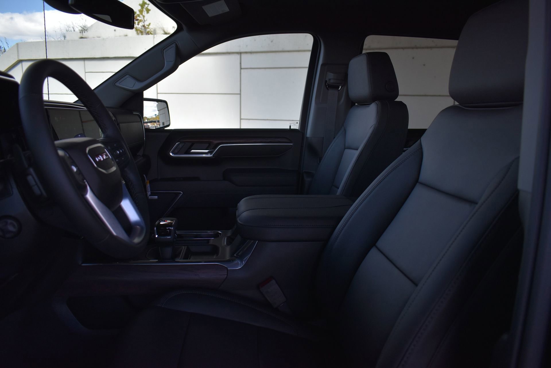 New 2026 GMC Sierra 1500 SLT w/ SLT Premium Package image 17