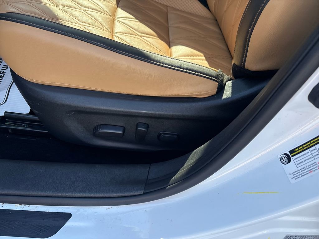 Used 2024 Nissan Sentra SV w/ SV Premium Package image 19