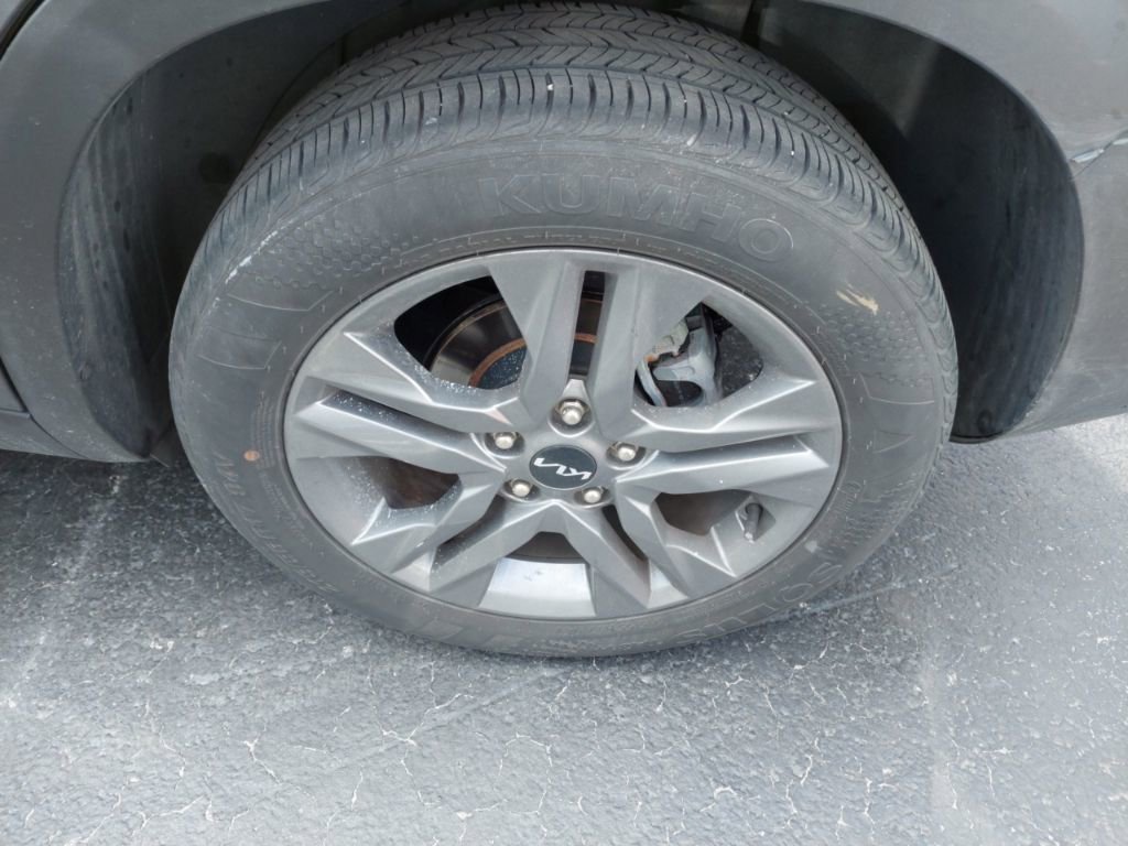 Used 2023 Kia Seltos S w/ Navigation Package image 10